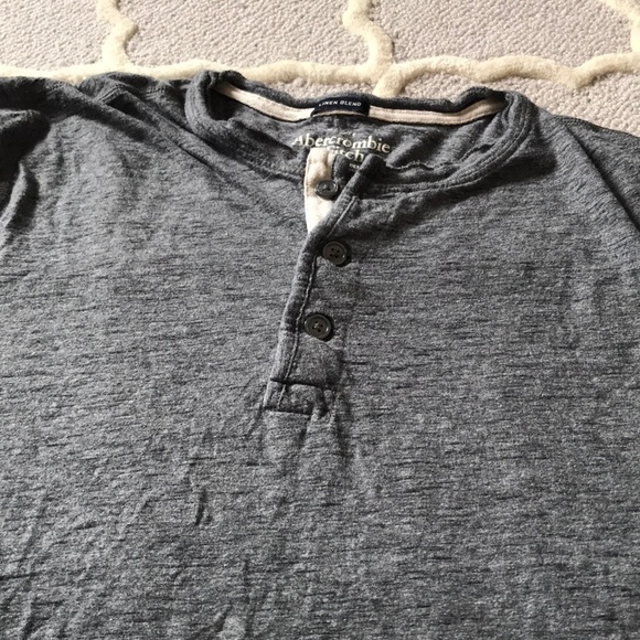 Abercrombie T-shirt - Picture 2 of 2